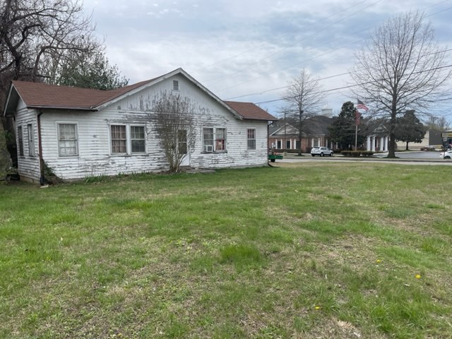 1103 East 10th St COOKEVILLE, TN 38501 front